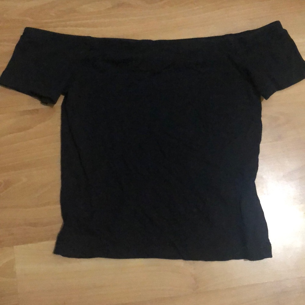 Black Forever 21 Cropped T-Shirt